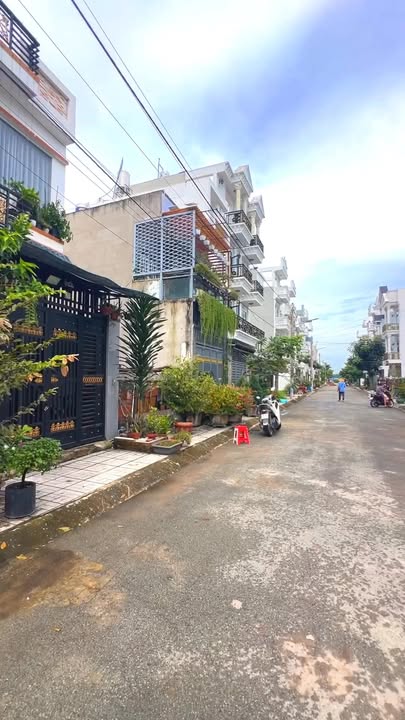 Nhà đẹp hiện đại 4 phòng ngủ tại KDC Cát Tường Phú Sinh giá 3.19 tỷ - Tặng full nội thất!