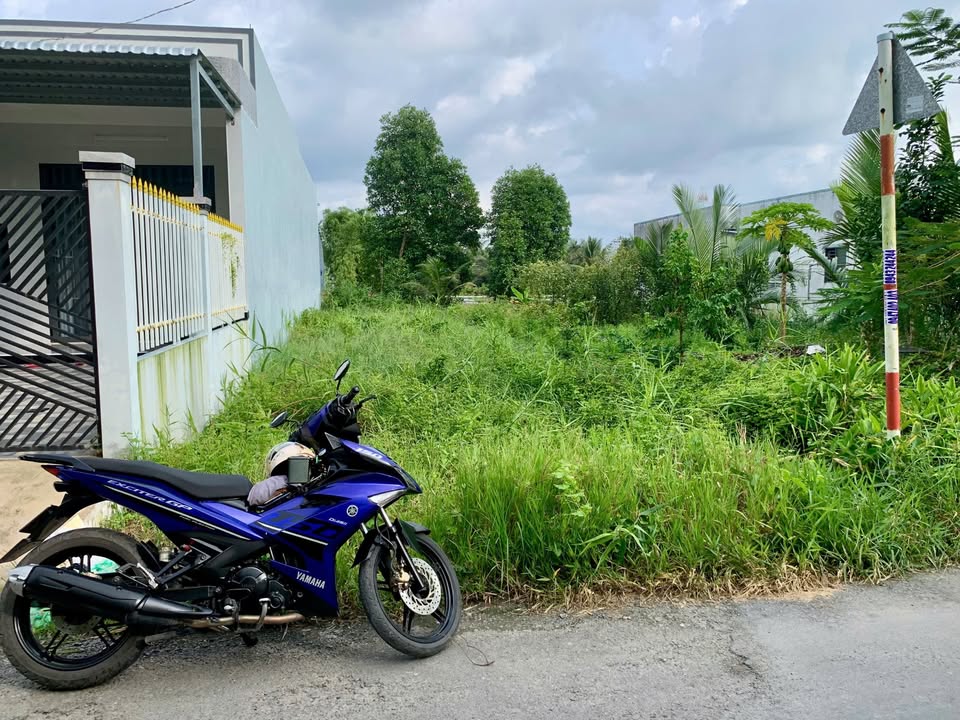 Đất nền 2 mặt tiền đường Nguyễn Văn Lang, 130m² giá 800 triệu - Cơ hội đầu tư hấp dẫn!