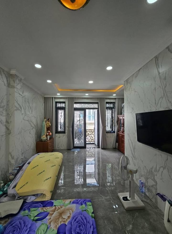 Nhà riêng quận 1 - Bến Nghé 50m² giá thỏa thuận - Sổ đỏ hoàn công đầy đủ!