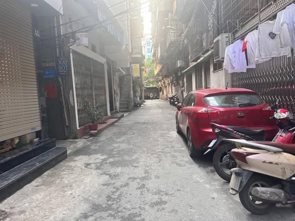 Nhà 6 tầng Quốc Tử Giám 42m² giá 9 tỷ - Vị trí đắc địa, đầy đủ tiện ích!