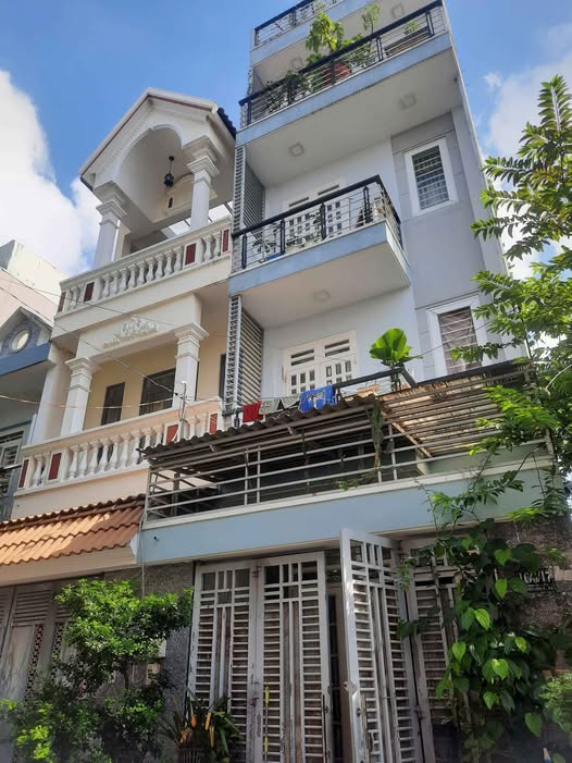 Nhà 4 tầng Đường 22, Phước Long B, Quận 9, 53m² giá 7 tỷ - Gần Metro, tiện nghi đầy đủ!