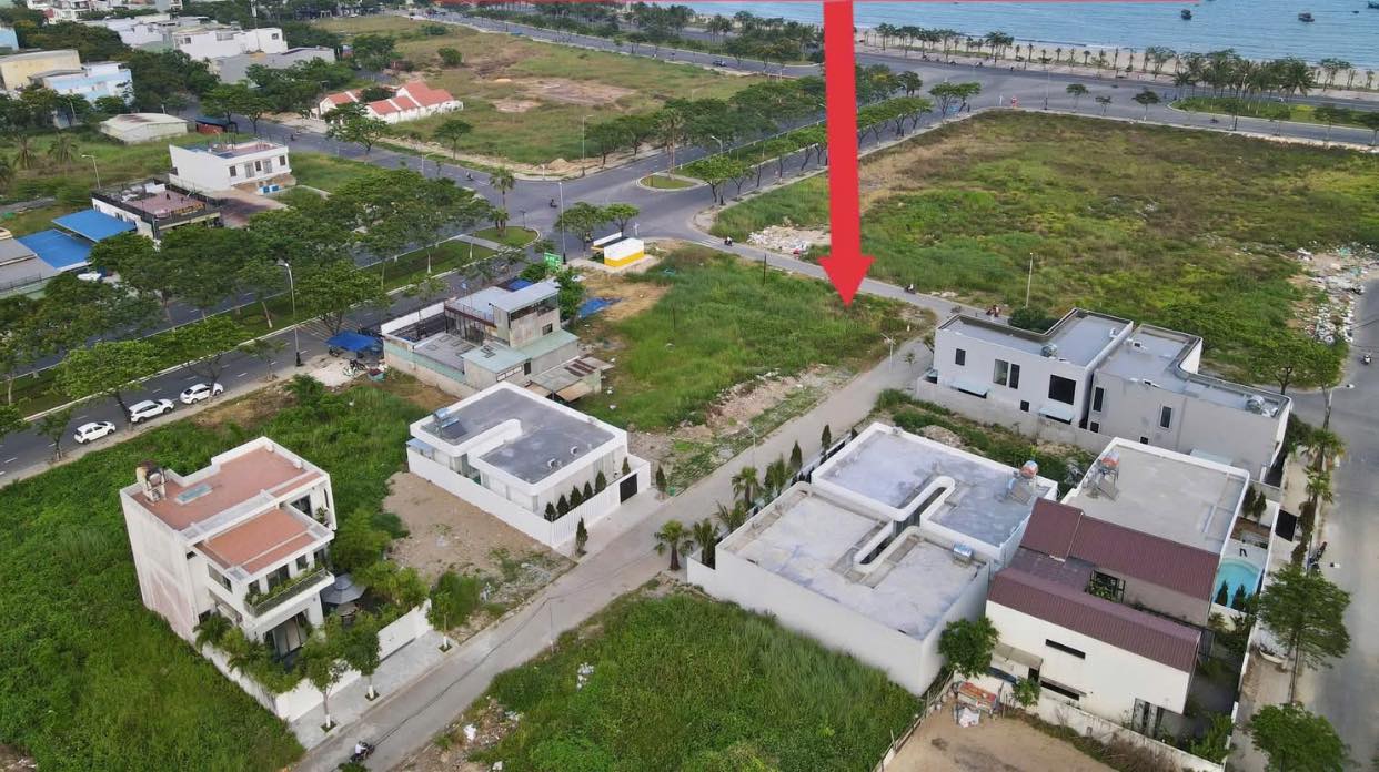 Đất nền góc 2 mặt tiền Thành Vinh, Đà Nẵng 240m² giá chỉ 30 tỷ - Sát biển tuyệt đẹp!