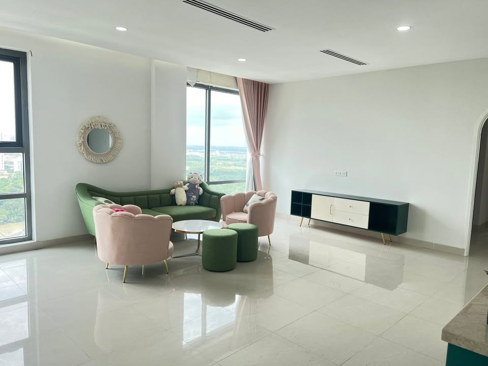 Căn hộ Golden King Quận 7 111m² giá 10 tỷ - Bán gấp, nội thất đầy đủ!