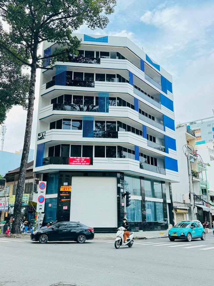 Building góc 2 mặt tiền Nguyễn Chí Thanh 130 tỷ - Dòng tiền 400 triệu/tháng hấp dẫn!