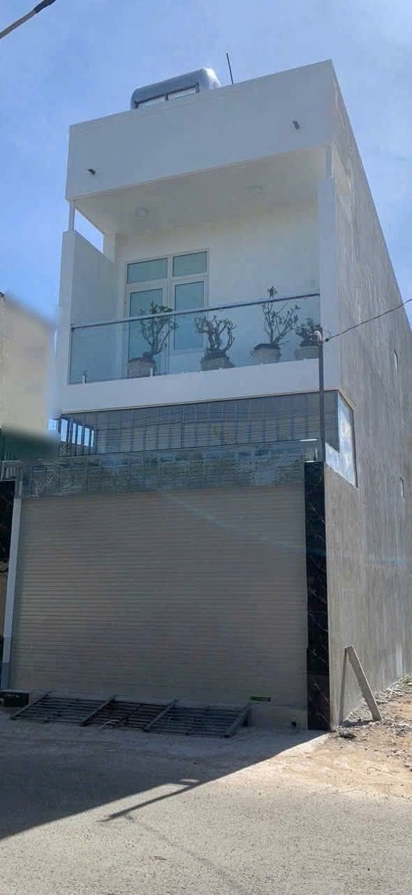 Nhà mặt tiền đường 8, phường Long Phước, quận 9, 57m² chỉ 3.85 tỷ - Sẵn sàng vào ở!