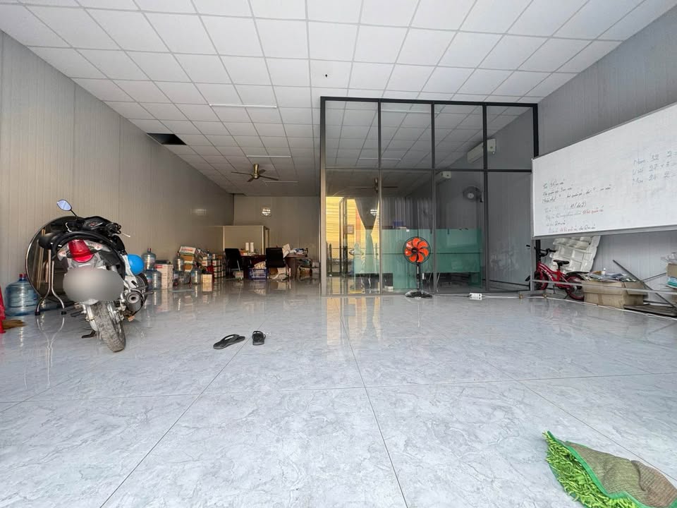 Cho thuê kho mặt bằng 100m² tại Thủ Dầu Một - Phù hợp làm văn phòng và kinh doanh!