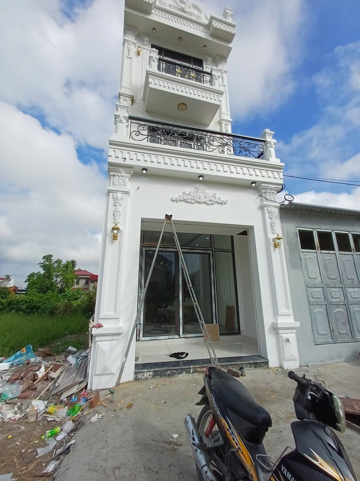 Nhà 3 tầng An Hồng 50m² giá 3.1 tỷ - Ô tô đỗ cửa, gần tiện ích