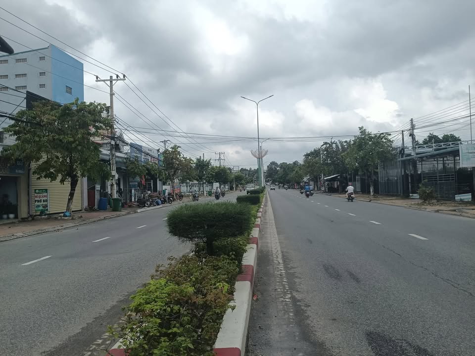 Bán Lô Đất Sân Vườn 907m² Gần Mặt Tiền Đường Thống Nhất - Giá 2.6 Tỷ Thương Lượng!