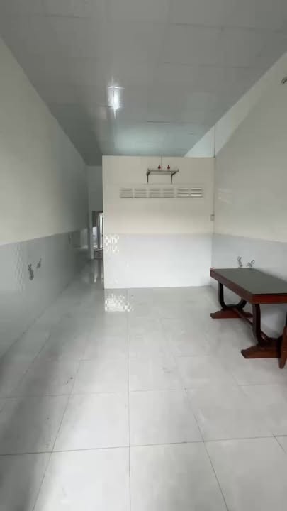 Nhà bán Trung tâm Tuy Hòa 61m² giá 2 tỷ - Tiện ích đa dạng, sổ hồng riêng!
