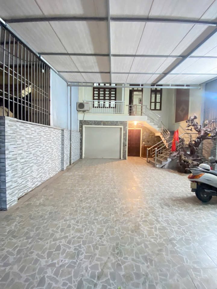 Nhà nguyên căn cho thuê tại Lê Nin, Vinh 140m² giá 12 triệu - Nhà mới đẹp, tiện nghi đầy đủ!