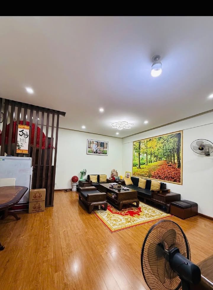 Căn hộ chung cư Dương Đình Nghệ 92m² giá 8.7 tỷ - Chính chủ bán gấp tại quận Cầu Giấy!