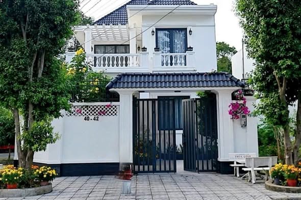 Bán biệt thự góc Trần Văn Sắc, KDC Diệu Hiền, 215m² - Đầu tư sinh lời!