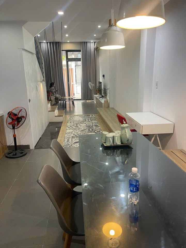 Nhà cho thuê 3 tầng kiệt ô tô Trưng Nữ Vương 73m² giá 15 triệu - Vị trí trung tâm tiện lợi!