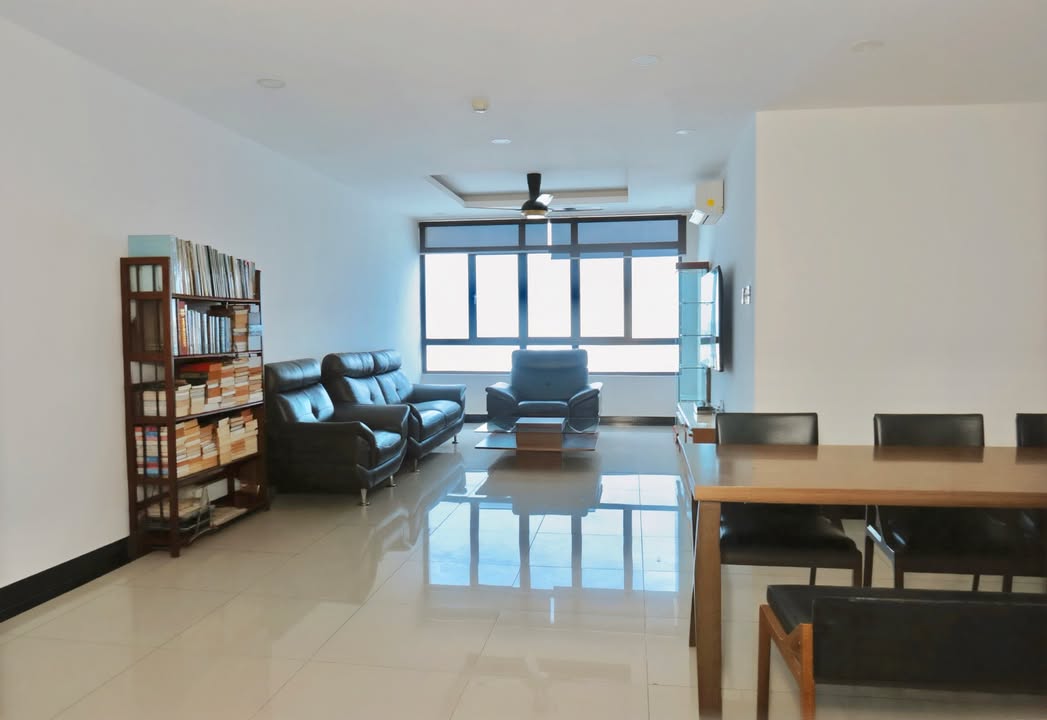 Cho thuê căn hộ 3 phòng ngủ Quận 8 - 140m² giá 20 triệu - View pháo bông tuyệt đẹp!