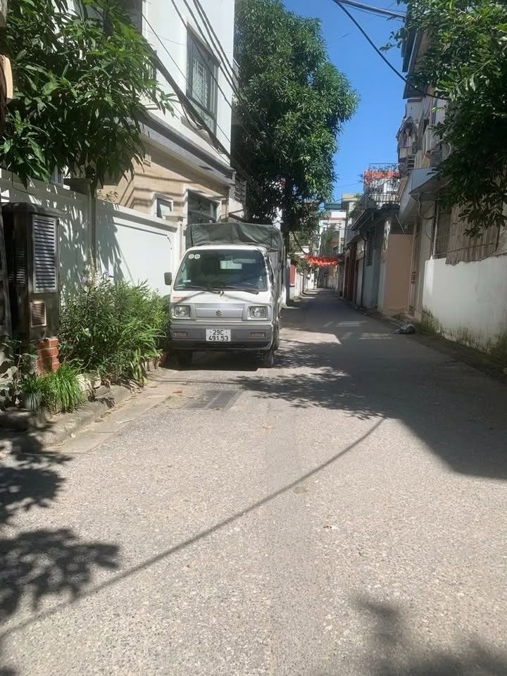 Đất Thạch Bàn 200m² giá 29.5 tỷ - Mặt tiền 12m, ô tô tránh nhau