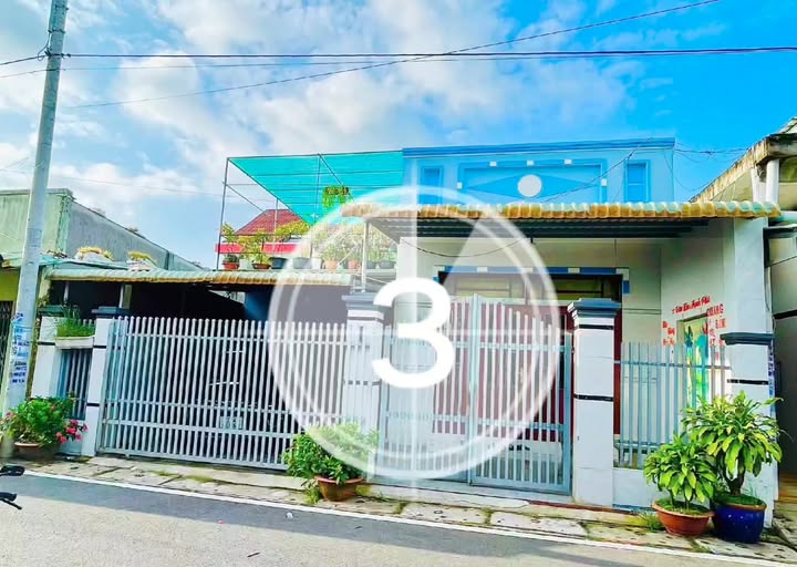 Nhà Lộc An Đất Đỏ 180m² giá 3.25 tỷ - Thiết kế hiện đại, sẵn sàng ở ngay!