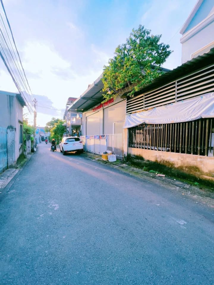 Nhà mặt tiền kinh doanh Tân Hoà, Biên Hoà 200m² giá 4.15 tỷ - Sổ riêng thổ cư!