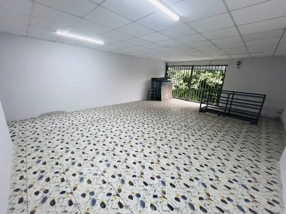 Căn hộ cho thuê tại Phường Tân Đông Hiệp, Dĩ An 160m² giá 5 triệu - Không gian rộng rãi, sạch sẽ!