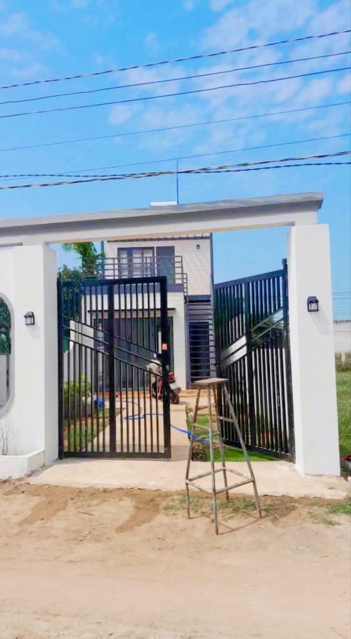 Nhà 2 tầng Hòa Khánh Nam 100m² giá 1.85 tỷ - Kinh doanh thuận lợi!