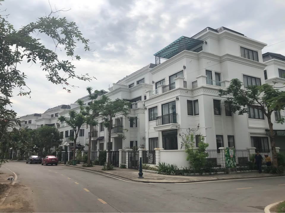 Biệt thự Ngọc Trai Hùng Thắng 180m² giá 15.9 tỷ - Cần bán gấp!