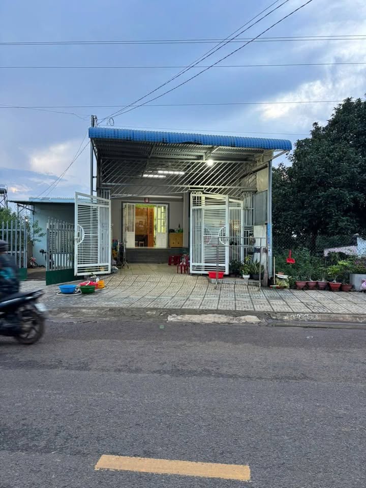 Nhà mặt tiền đường Hồ Tùng Mậu, Đức Trọng 166m² giá 5.1 tỷ - Kinh doanh sầm uất!