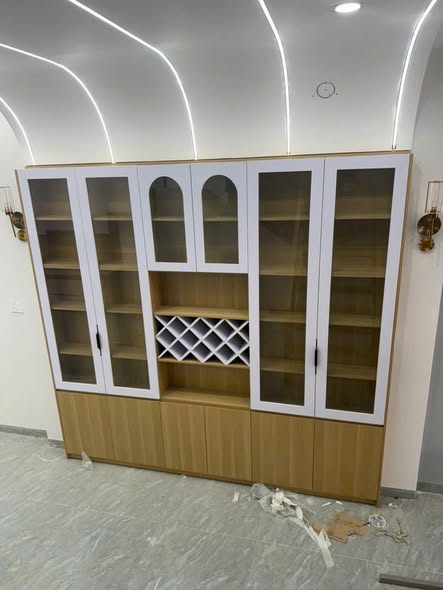 Nhà phố 1 trệt 2 lầu tại đường Hoàng Hoa Thám, Dĩ An 92m² giá 6.7 tỷ - Nội thất cao cấp, sẵn sàng vào ở!