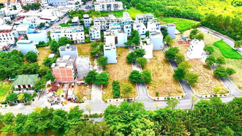 Đất nền Lê Văn Lương, Quận 7, 87m² giá 6 tỷ - Sổ hồng chính chủ, xây dựng ngay!