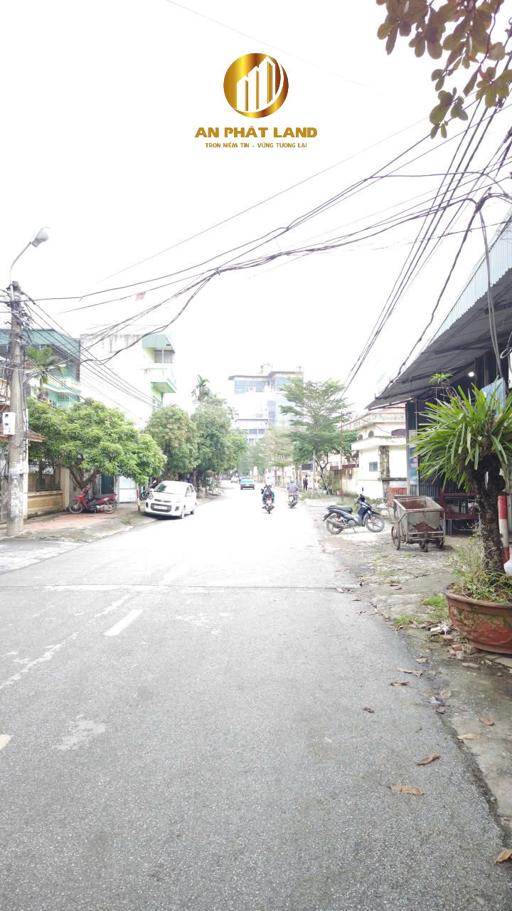 Nhà 2 tầng mới xây tại Nam Thành, Ninh Bình 63m² giá 3 tỷ - Ô tô đỗ cửa, vị trí trung tâm!