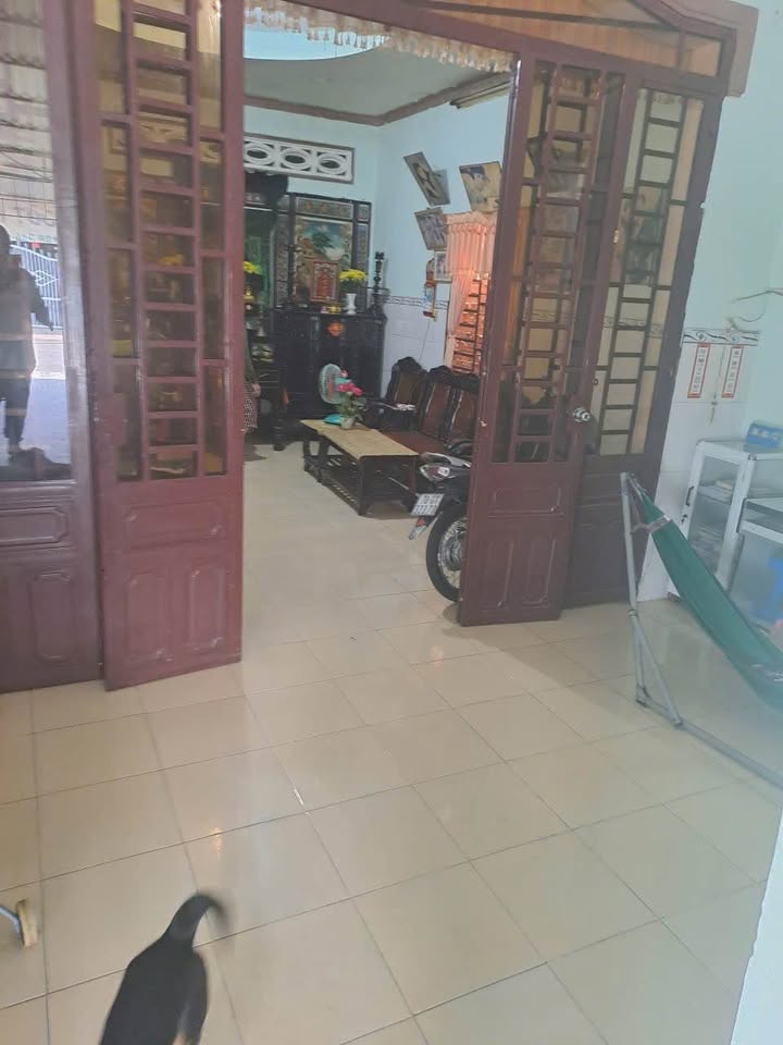 Nhà phố Hòa Thành 200m² giá 2.339 tỷ - Kinh doanh thuận lợi!