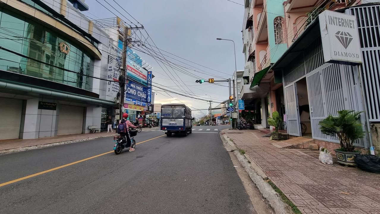 FrontHouse Bảo Lộc 197.34m² giá 7.1 tỷ - Đang kinh doanh buôn bán!