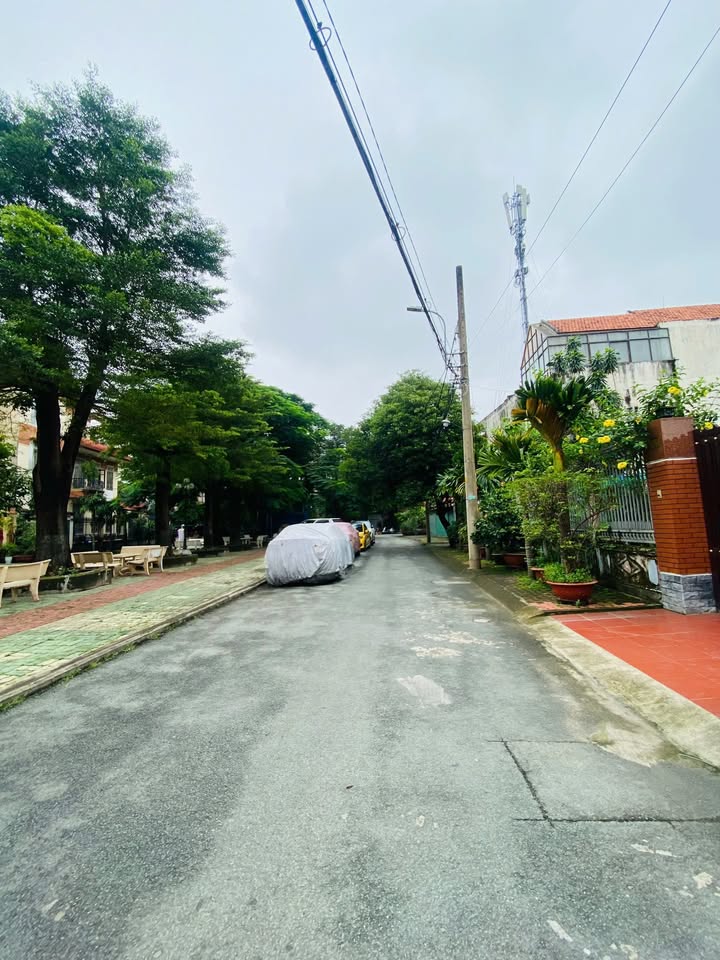 Nhà 3 tầng hẻm xe hơi đường Số 12, P Linh Chiểu, Thủ Đức - Giá 7.5 tỷ, sẵn sàng vào ở!