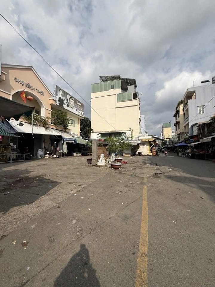 Nhà phố Quận 11 - 37m² chỉ 6 tỷ - Dòng tiền 10 triệu/tháng!