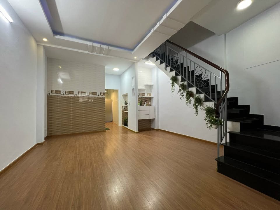 Nhà phố hẻm ô tô Nguyễn Tiểu La Q10 50m² giá 8.3 tỷ - Cơ hội đầu tư tốt!