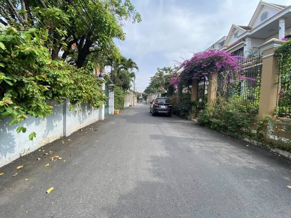 Biệt thự Tân Phong 234m² giá 8 tỷ - Thiết kế hiện đại, sẵn sàng vào ở!