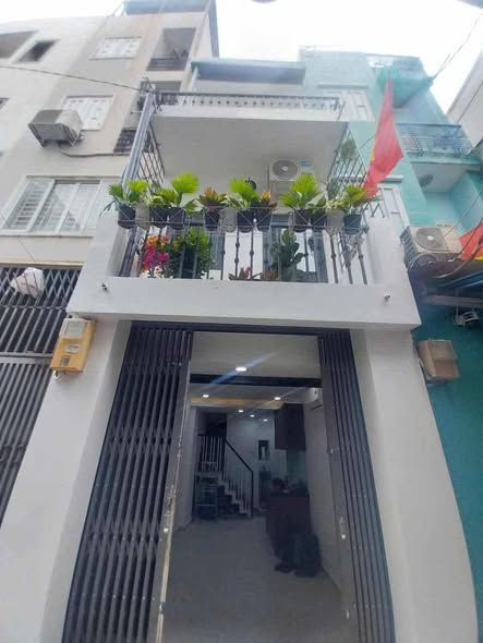 Nhà phố Hẻm 1 Cách Mạng Tháng 8, Quận 10, 20m² giá 4.9 tỷ - Dọn vào ở ngay!