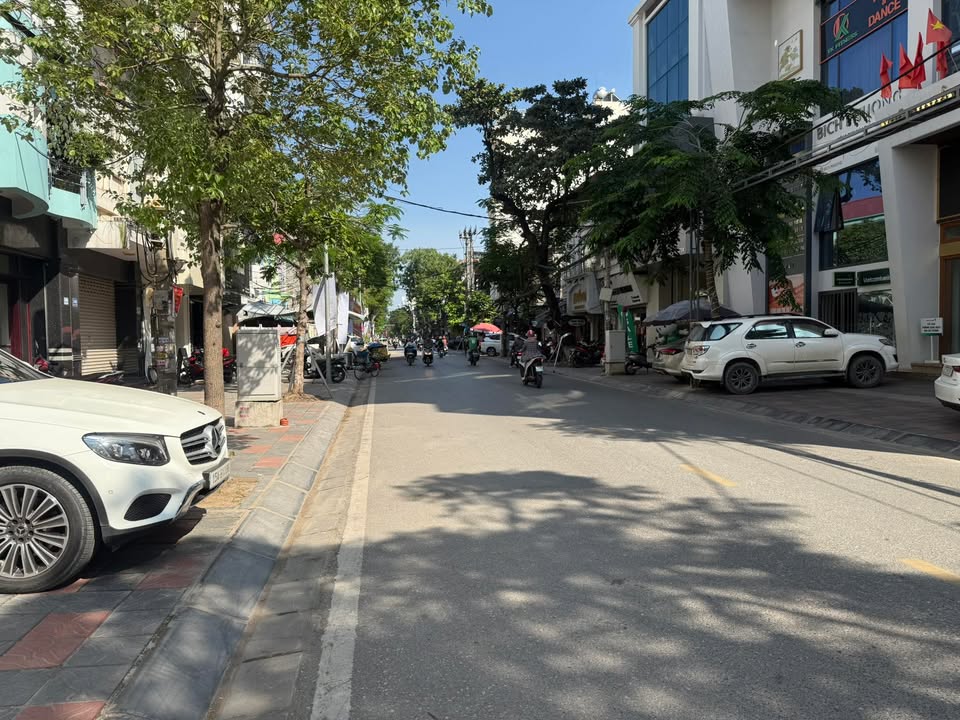Bán nhà mặt đường Lương Khánh Thiện, Ngô Quyền, Hải Phòng - 26m² giá 5.7 tỷ - Kinh doanh thuận lợi!