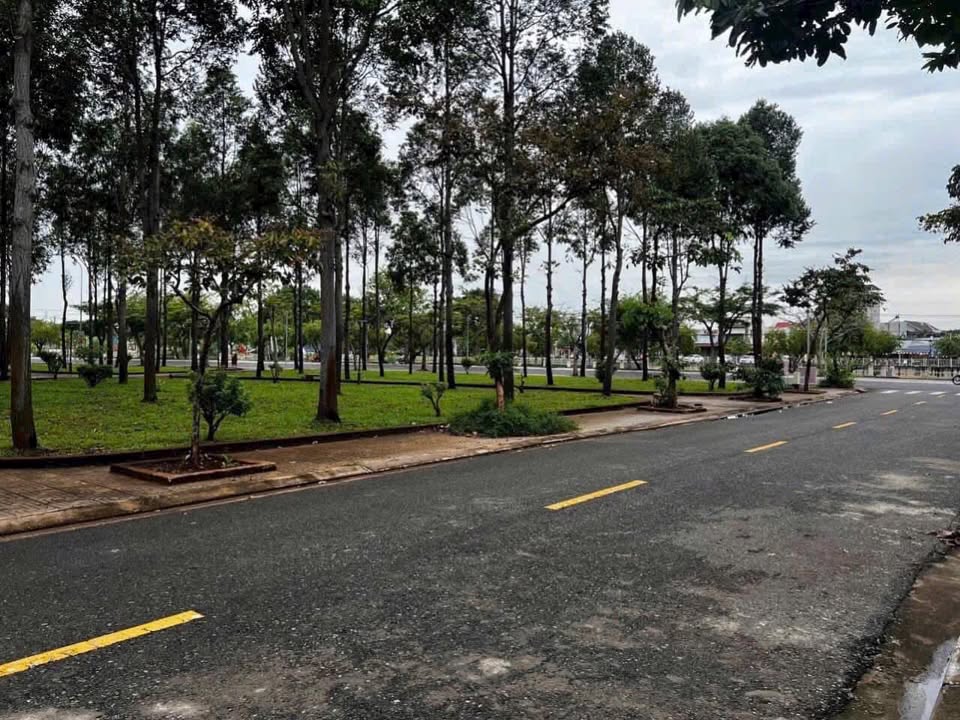 Nhà 1 trệt 2 lầu mặt tiền đường Nguyễn Thành Long, Bà Rịa 200m² giá 14 tỷ - Cơ hội đầu tư tuyệt vời!