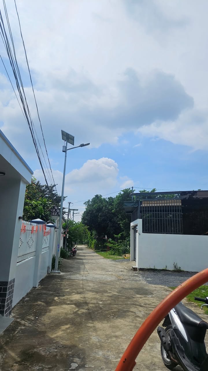 Đất nền Cam Ranh 300m² giá 1.5 tỷ - Sổ đỏ chính chủ, thương lượng tốt!