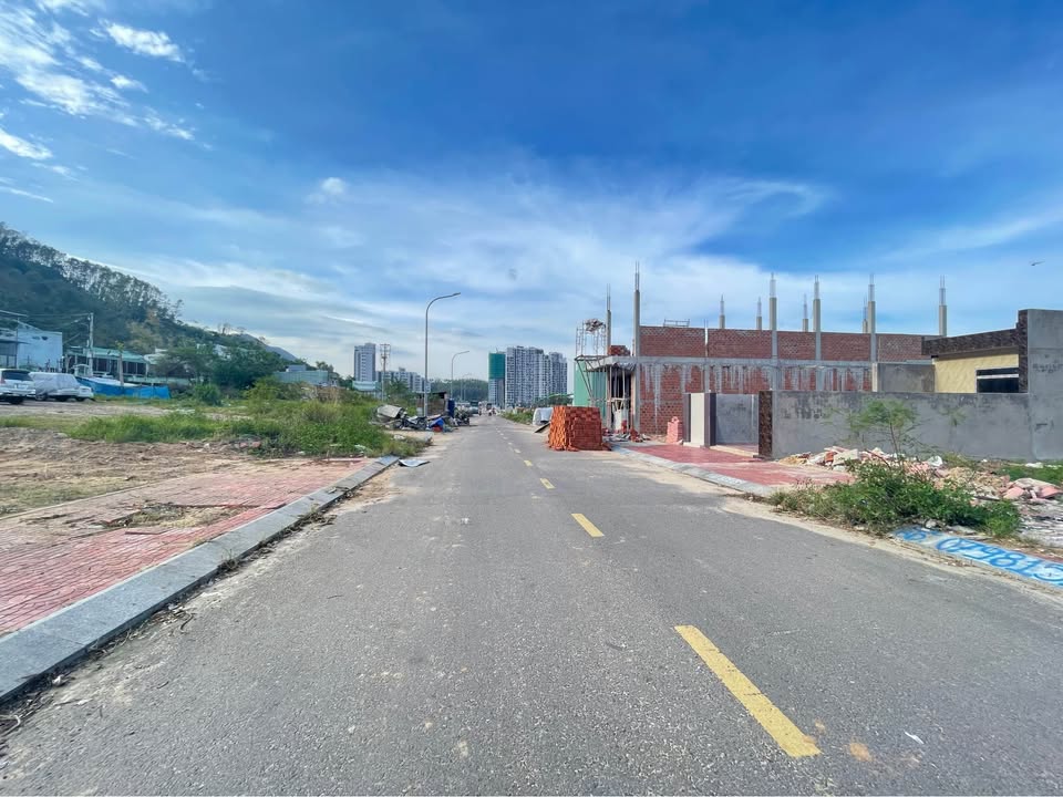 Đất mặt tiền đường Trạng Quỳnh, Quy Nhơn 87.5m² giá 3.4 tỷ - Cơ hội đầu tư tuyệt vời!