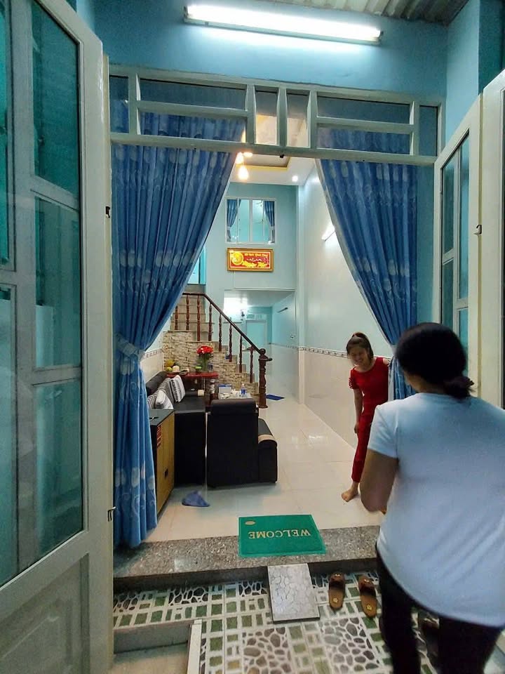 Nhà mặt tiền đường nhựa xã Bà Điểm 45m² giá 1.58 tỷ - Thiết kế hiện đại, sẵn sàng ở ngay!