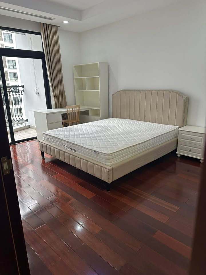Căn hộ Royal City 72A Nguyễn Trãi 2PN giá 17 triệu - Full nội thất tiện nghi!