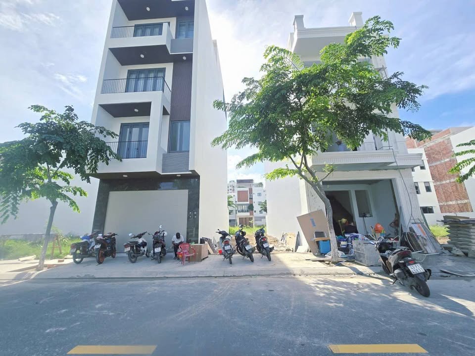 Townhouse VCN Phước Long 2 Nha Trang 90m² giá 7.85 tỷ - Hàng hiếm trên trục đường B6!