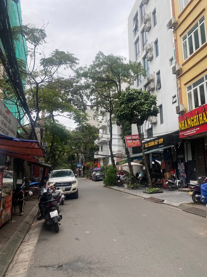 Bán gấp FrontHouse Lạc Long Quân 72m² giá 16 tỷ - Mặt tiền kinh doanh đắc địa!