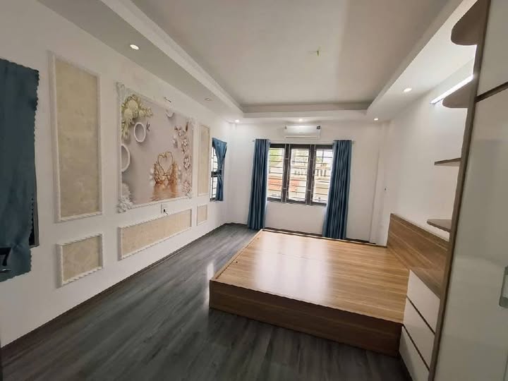 Nhà 5 tầng phố Ỷ La, Dương Nội, 31m² giá 6.7 tỷ - Sổ đỏ chính chủ, đầy đủ nội thất!