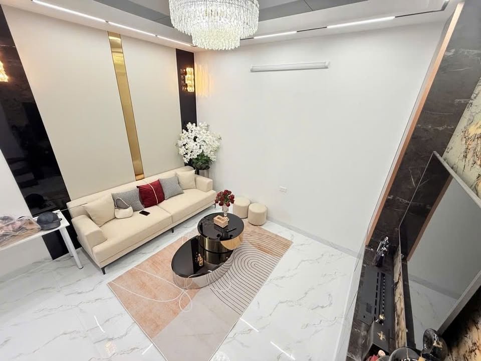 Nhà riêng 4 tầng tại Chương Dương, Hoàn Kiếm 25m² giá 6.9 tỷ - Gần Hồ Gương, tiện ích đầy đủ!