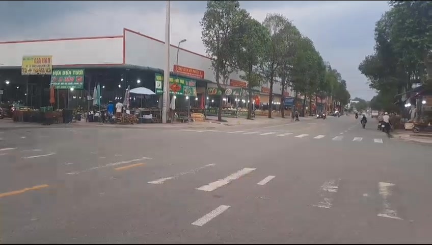 Đất kinh doanh mặt tiền cổng trường KCN Mỹ Phước 3, 300m² giá 4 tỷ - Cơ hội đầu tư hấp dẫn!