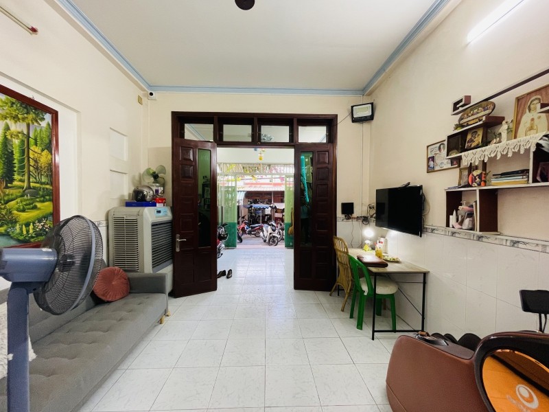 Nhà mặt tiền Nguyễn Dữ 70m² giá 11 tỷ - Gần chợ Tân Hương, thuận tiện kinh doanh!