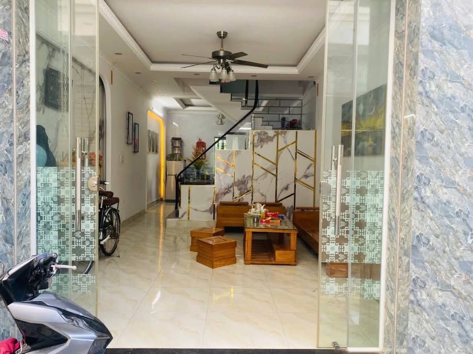 Nhà 3 tầng đường Cát Vũ, Tràng Cát 42m² giá chỉ 2 tỷ - Cơ hội sở hữu ngay!