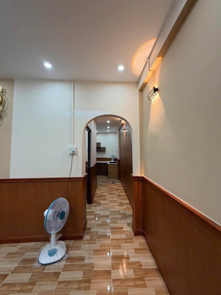 Bán nhà trệt lầu 3 phòng ngủ, 37m² giá 2.35 tỷ - Sẵn sàng vào ở ngay!