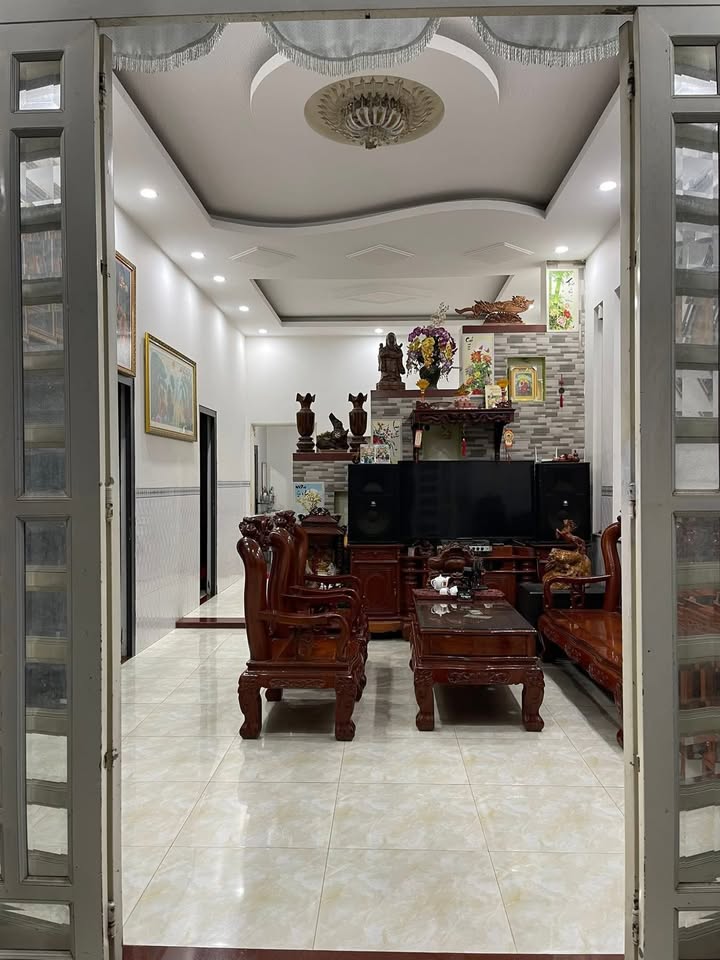 Nhà phố Biên Hòa 105m² giá 1.3 tỷ - Sẵn sàng vào ở ngay!